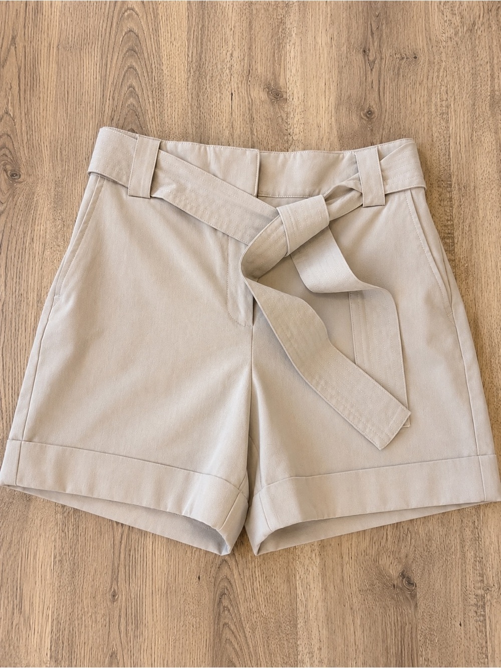 Rachel Zoe Beige Belted Tailored Shorts Women’s Size 8